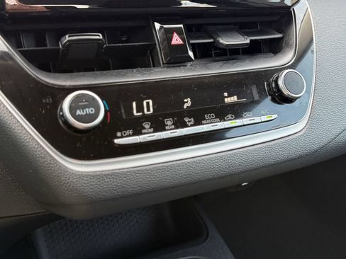 Used 2025 Toyota Corolla LE FWD image 35