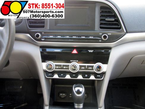 Used 2020 Hyundai Elantra SE image 18