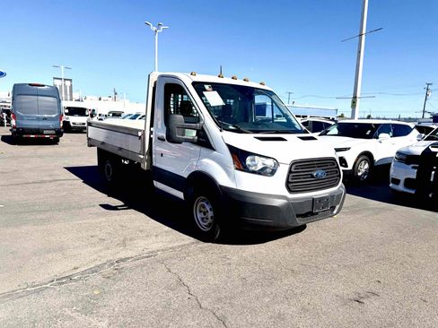 Used 2018 Ford Transit 250 138 RWD image 5