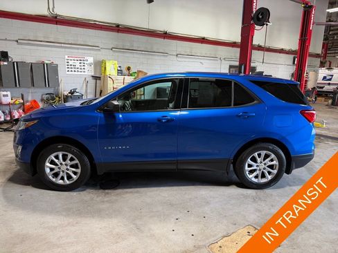 Used 2019 Chevrolet Equinox LS w/ LS Convenience Package AWD/4WD image 2