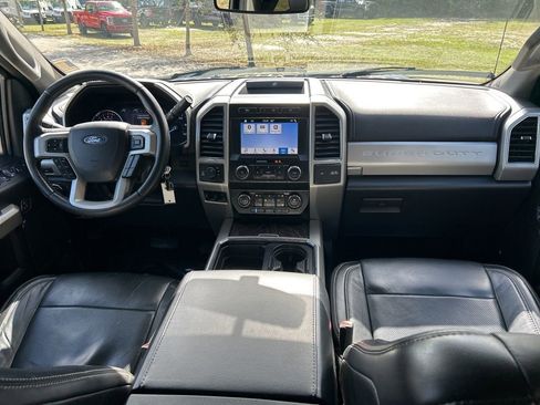 Used 2019 Ford F250 Lariat w/ Lariat Value Package image 10