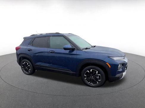 Used 2023 Chevrolet TrailBlazer LT w/ Convenience Package image 2