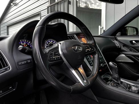 Used 2018 INFINITI Q60 3.0t Luxe image 17