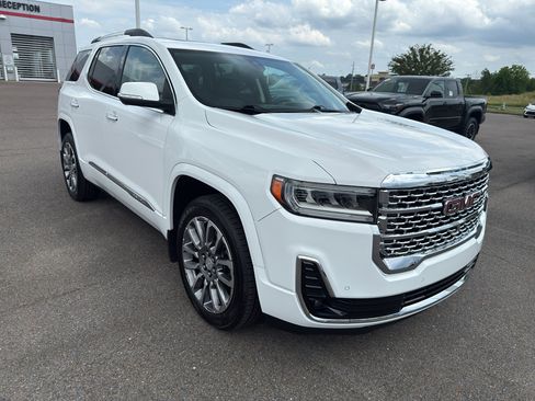 Used 2023 GMC Acadia Denali w/ Denali Technology Package FWD image 7