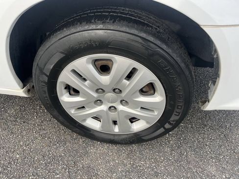 Used 2017 Dodge Grand Caravan SE image 23