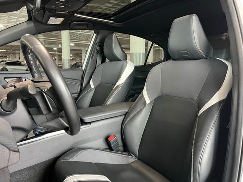 Used 2025 Toyota Camry SE w/ Multimedia Upgrade Package image 12