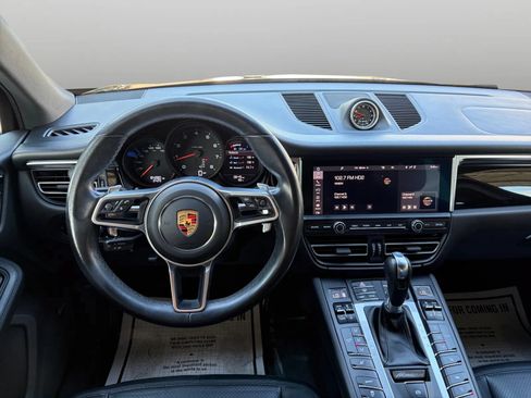 Used 2021 Porsche Macan AWD/4WD image 28