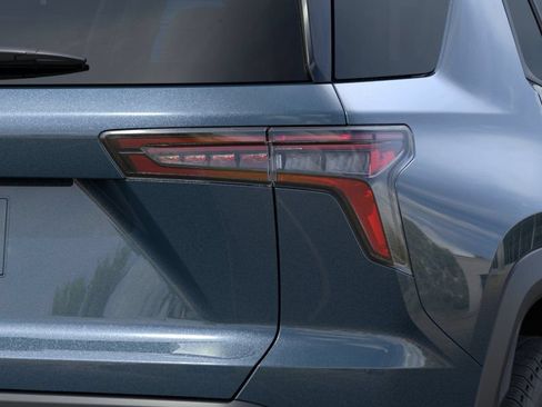 New 2027 Chevrolet Equinox LT w/ LPO, Floor Liner Package FWD image 11