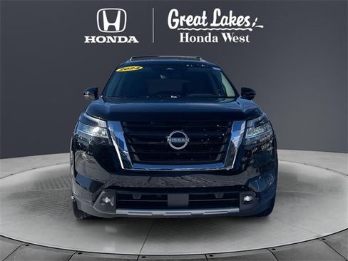 Used 2024 Nissan Pathfinder SL w/ Lighting Package (N92) image 8