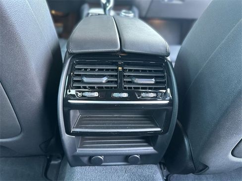 Used 2018 BMW 530i xDrive 530i xDrive image 25