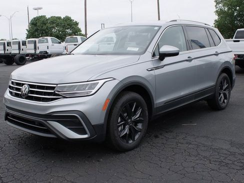 Used 2024 Volkswagen Tiguan SE image 7