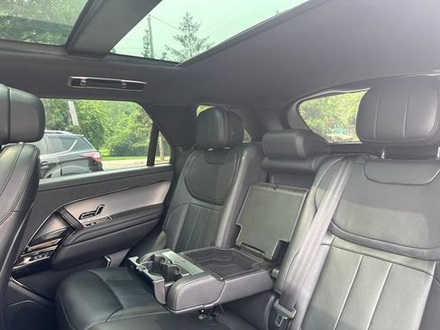 Used 2025 Land Rover Range Rover Sport SE AWD/4WD image 22