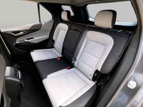 Used 2020 Chevrolet Equinox LS FWD image 18