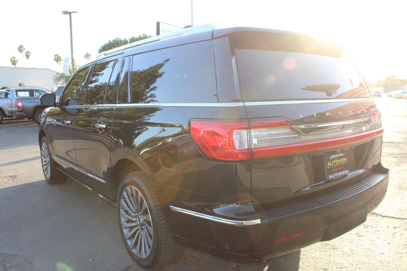 Used 2018 Lincoln Navigator L Reserve w/ Technology Package AWD/4WD image 46