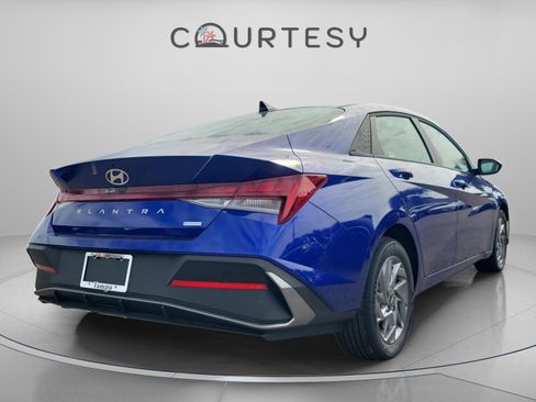 New 2026 Hyundai Elantra Blue image 4