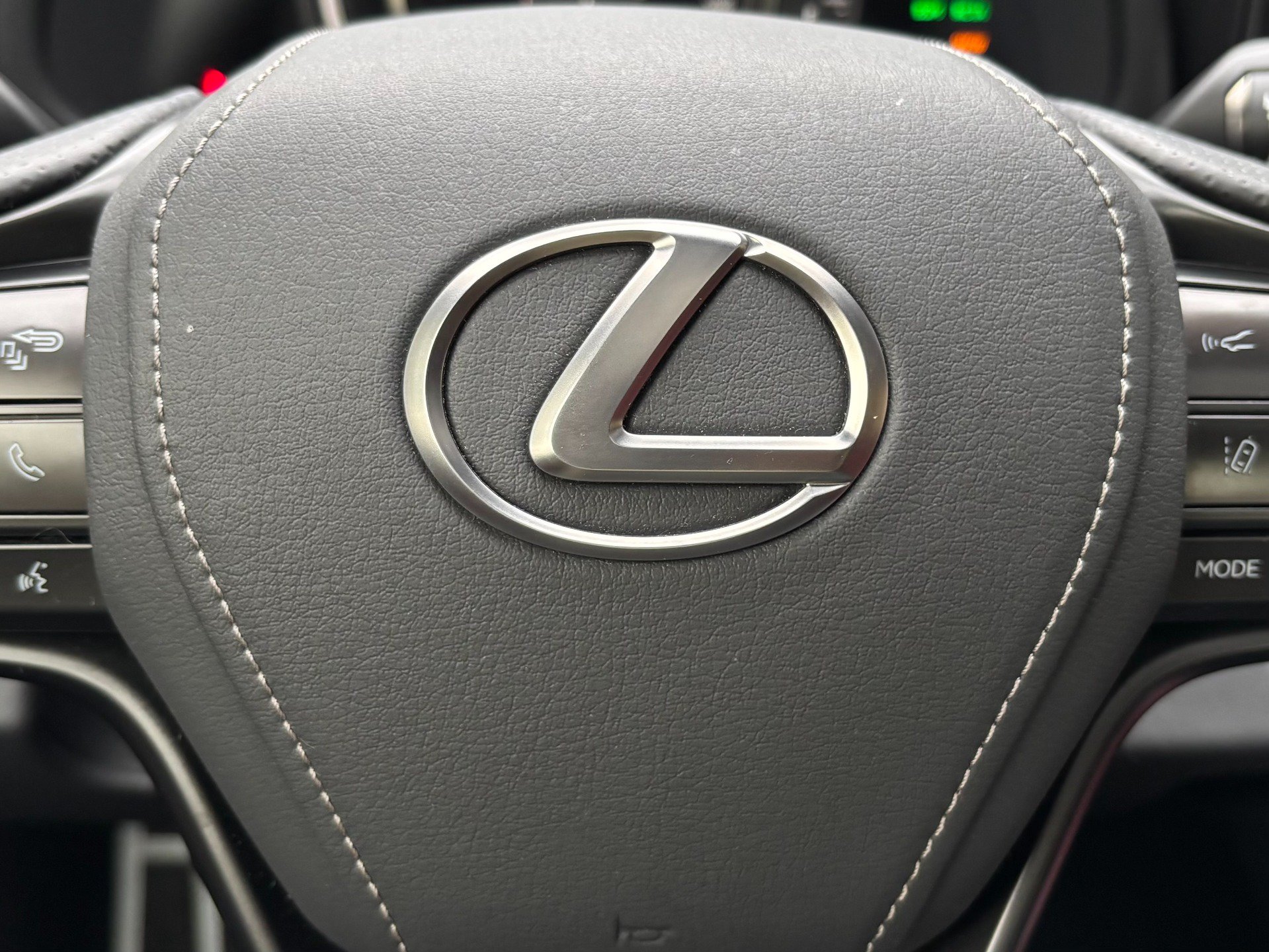 Used 2018 Lexus LC 500 Coupe w/ Sport Package RWD image 22