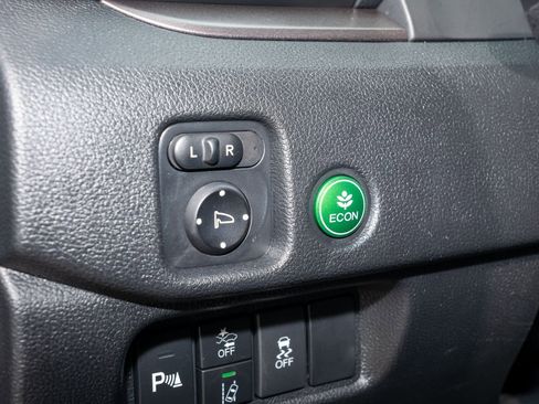 Certified 2025 Honda Passport EX-L image 29