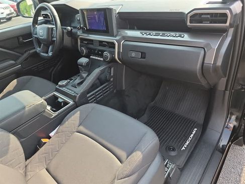 Used 2024 Toyota Tacoma SR5 AWD/4WD image 11