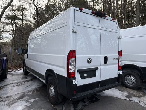 Used 2023 RAM ProMaster 2500 image 2