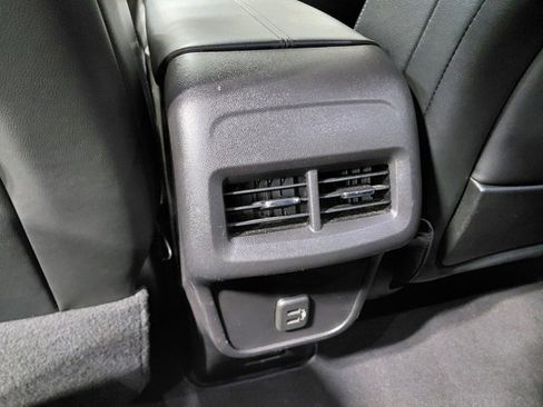 Certified 2024 GMC Terrain SLT image 37