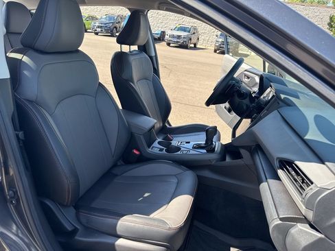 Used 2024 Subaru Crosstrek 2.5i Limited w/ Crosstrek Mirror Package AWD/4WD image 13
