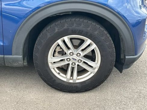 Used 2022 Ford Explorer XLT w/ Equipment Group 202A RWD image 10