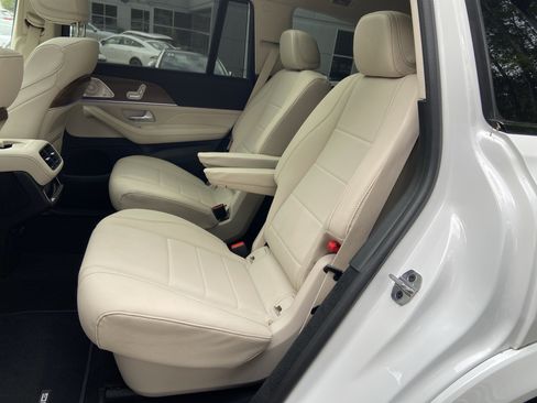 Certified 2025 Mercedes-Benz GLS 450 4MATIC image 43