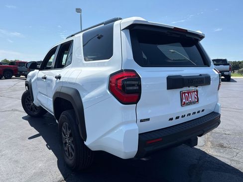 Certified 2025 Toyota 4Runner SR5 AWD/4WD image 6