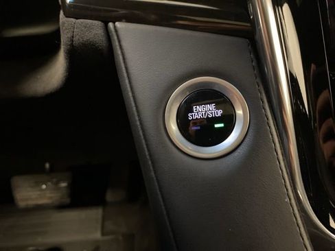 Used 2017 Cadillac Escalade Platinum image 17