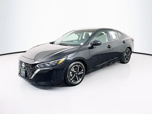 Used 2024 Nissan Sentra SV FWD image 3