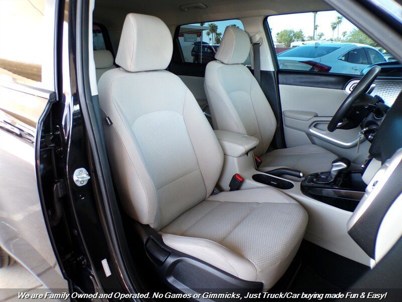 Used 2020 Kia Soul LX FWD image 26