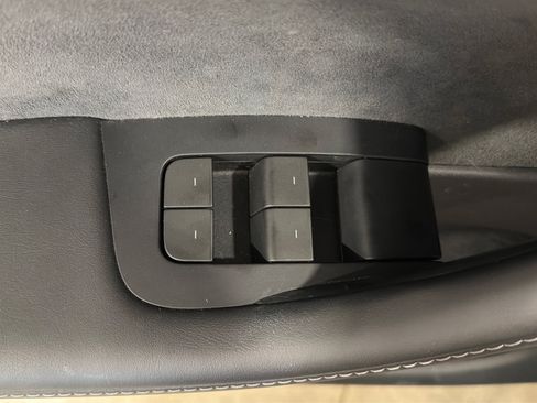 Used 2024 Tesla Model Y Long Range RWD image 17
