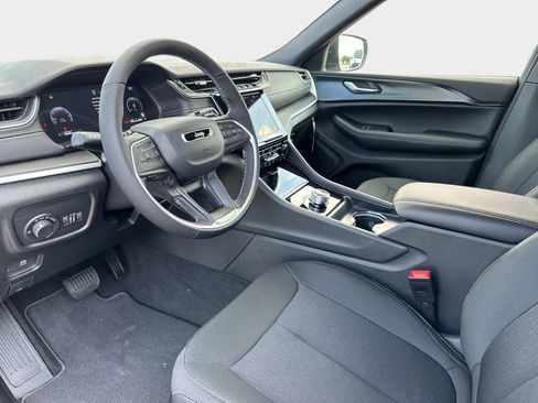 New 2025 Jeep Grand Cherokee L Laredo w/ Luxury Tech Group I image 32