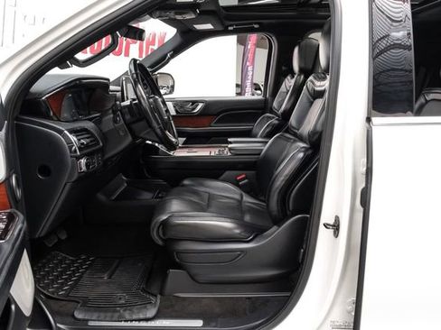 Used 2021 Lincoln Navigator Reserve w/ Luxury Package image 38