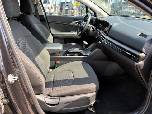 Used 2026 Kia Sportage LX FWD image 31