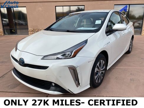 Used 2020 Toyota Prius XLE w/ Advanced Technology Package image 2