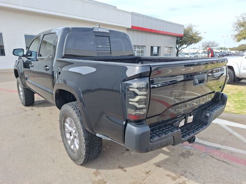Used 2018 Toyota Tacoma SR5 image 4