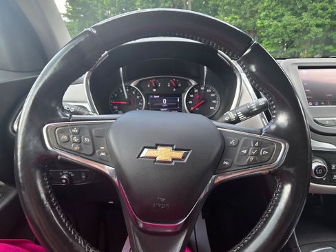 Used 2021 Chevrolet Equinox LT FWD image 9