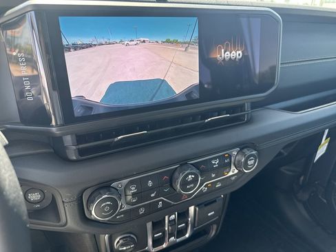 New 2026 Jeep Gladiator Sport AWD/4WD image 20