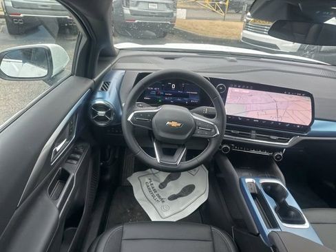 New 2026 Chevrolet Equinox EV LT image 27