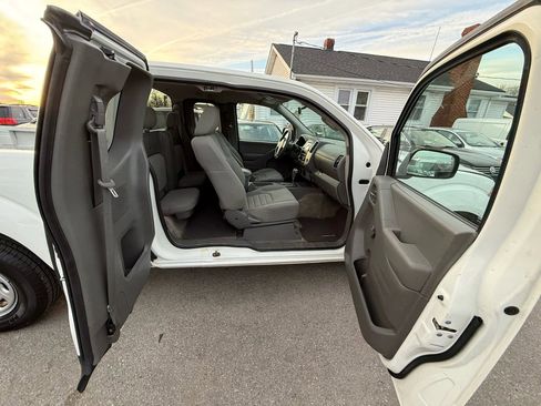 Used 2018 Nissan Frontier S image 30