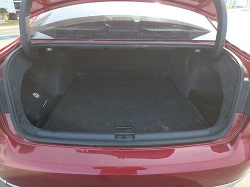 Used 2015 Volkswagen Passat TDI SEL Premium image 23