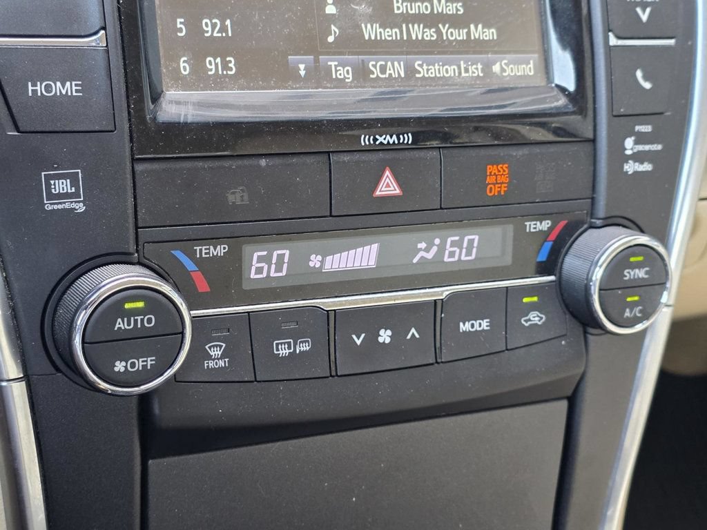 Used 2017 Toyota Camry XLE FWD image 18