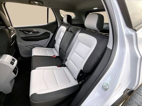 Used 2023 GMC Terrain SLE image 28