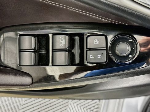 Used 2018 MAZDA MAZDA3 Touring FWD image 22