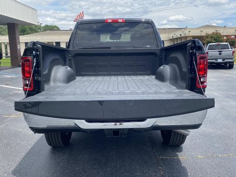 Used 2026 RAM 2500 Big Horn AWD/4WD image 6