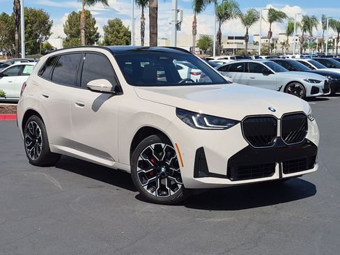 Used 2025 BMW X3 xDrive30i w/ Premium Package AWD/4WD image 2