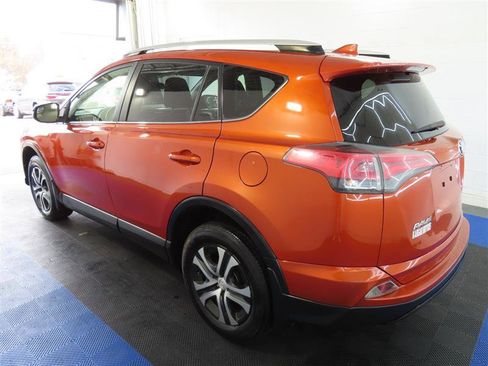 Used 2016 Toyota RAV4 LE image 10