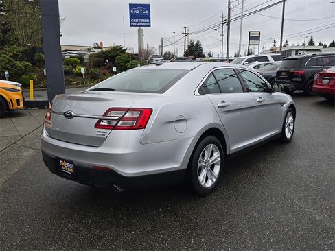 Used 2013 Ford Taurus SEL image 3