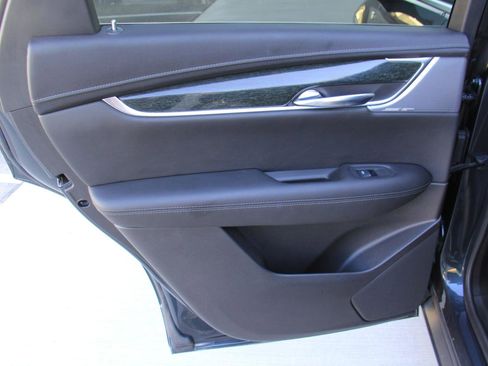 Used 2021 Cadillac XT5 Premium Luxury image 23